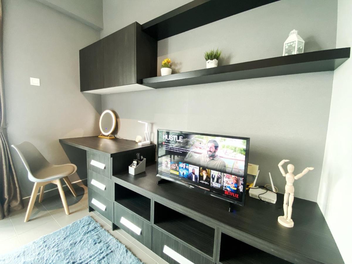 Апартаменты Lily & Loft - The Grand Sofo, Петалинг-Джая Экстерьер фото