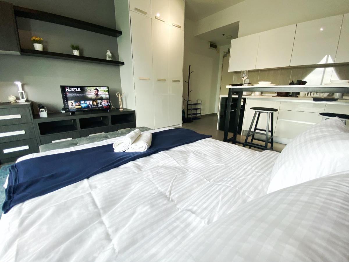 Апартаменты Lily & Loft - The Grand Sofo, Петалинг-Джая Экстерьер фото