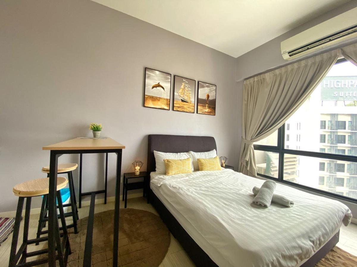 Апартаменты Lily & Loft - The Grand Sofo, Петалинг-Джая Экстерьер фото
